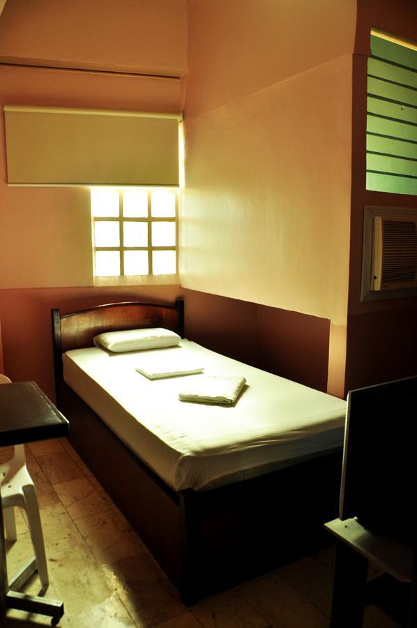 Gv Hotel - Talisay City Bagian luar foto